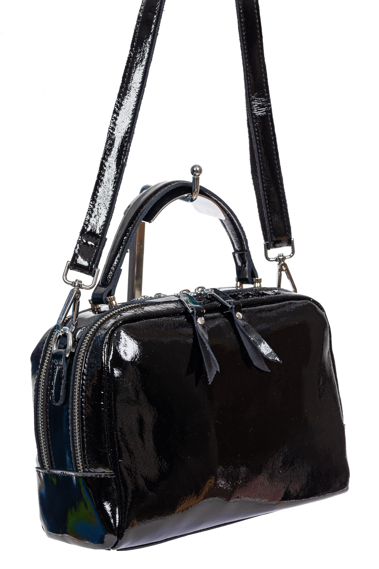 На фото 1 - Лаковая женская сумочка из натуральной кожи, цвет чёрный
