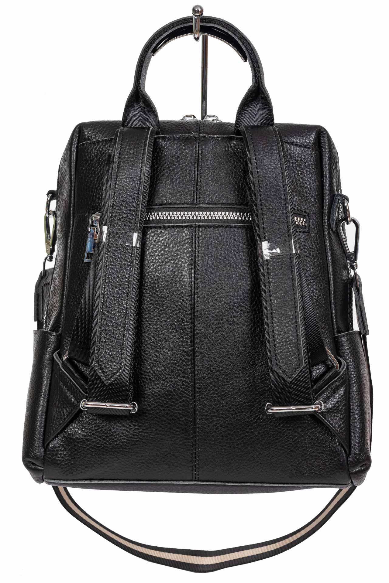 На фото 3 - Молодёжная сумка-рюкзак из фактурной натуральной кожи, цвет чёрный