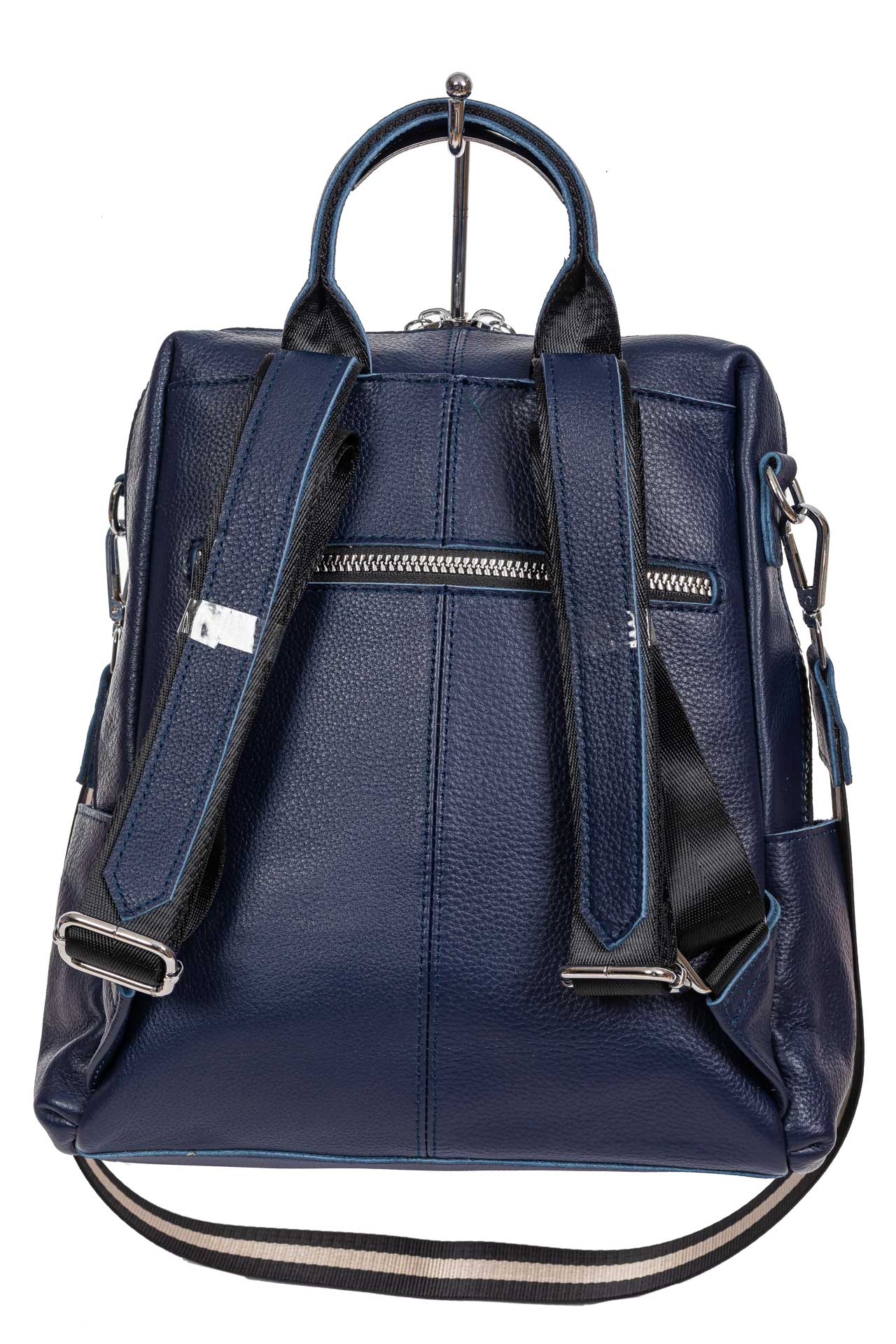 На фото 3 - Молодёжная сумка-рюкзак из фактурной натуральной кожи, цвет тёмно-синий