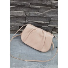 На фото 3 - Женская  сумка-седло из натуральной кожи, цвет пудра