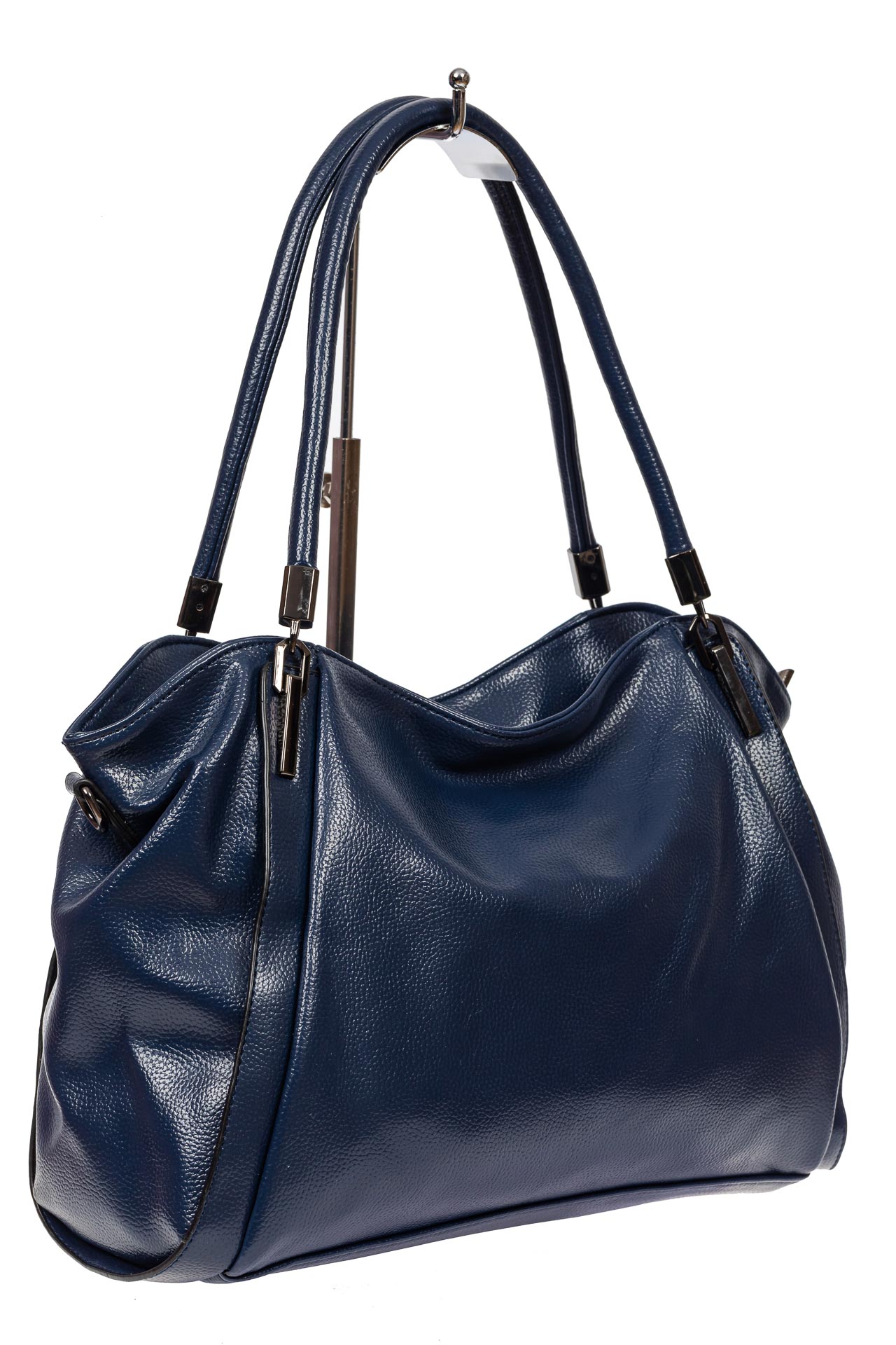 На фото 1 - Тёмно-синяя классическая сумка из фактурной экокожи