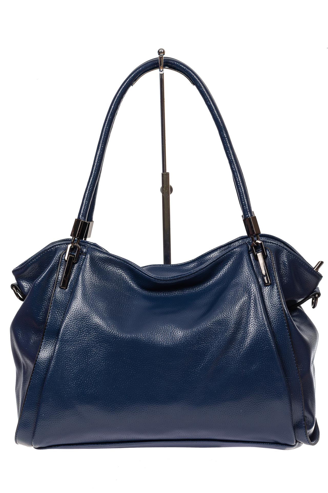 На фото 2 - Тёмно-синяя классическая сумка из фактурной экокожи