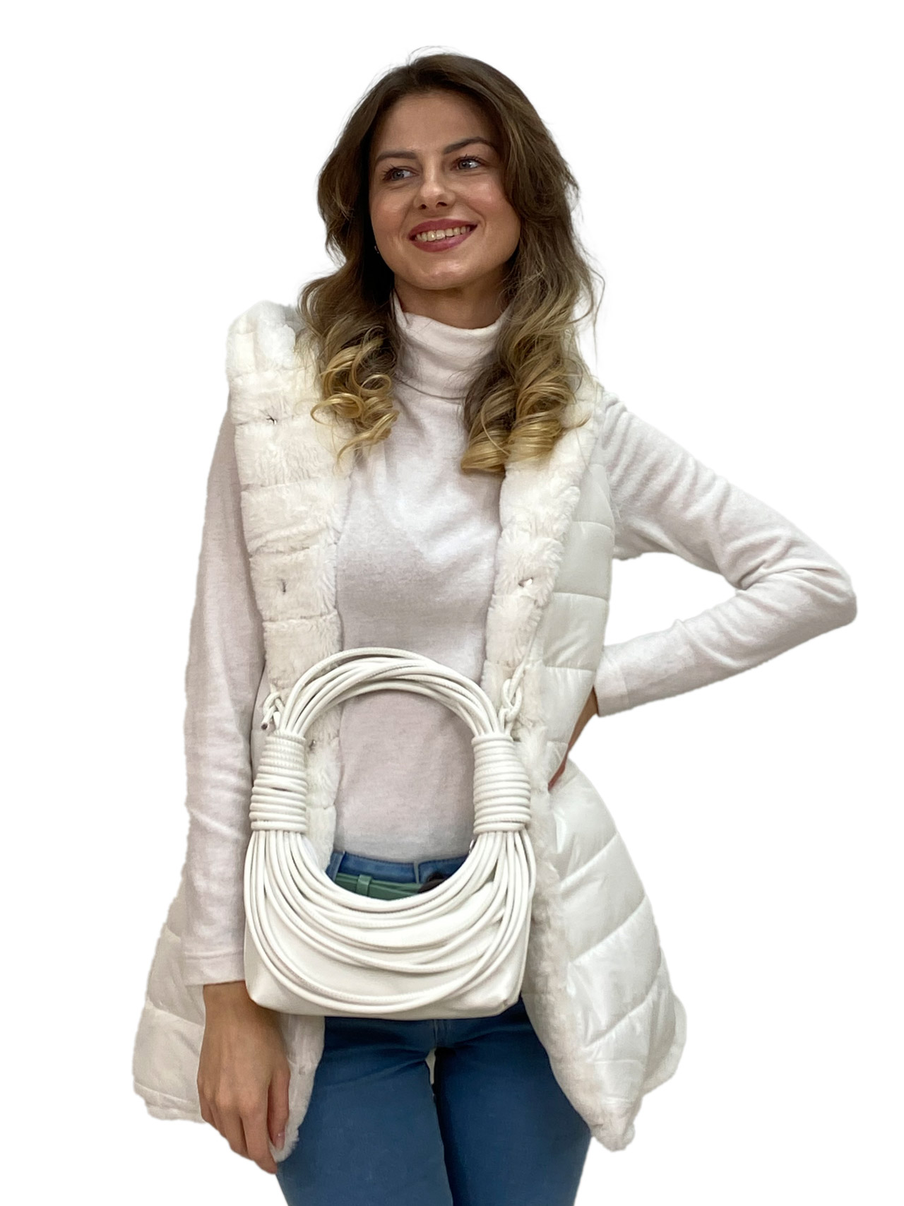 На фото 1 - Женская сумка хобо из искусственной кожи, цвет белый
