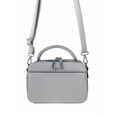 На фото 2 - Женская сумочка из гладкой экокожи с жёстким каркасом, цвет светло-серый