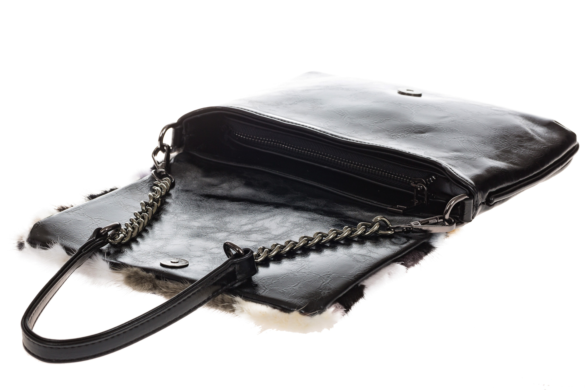 На фото 4 - Женская сумка flap из натурального меха, серый мультицвет