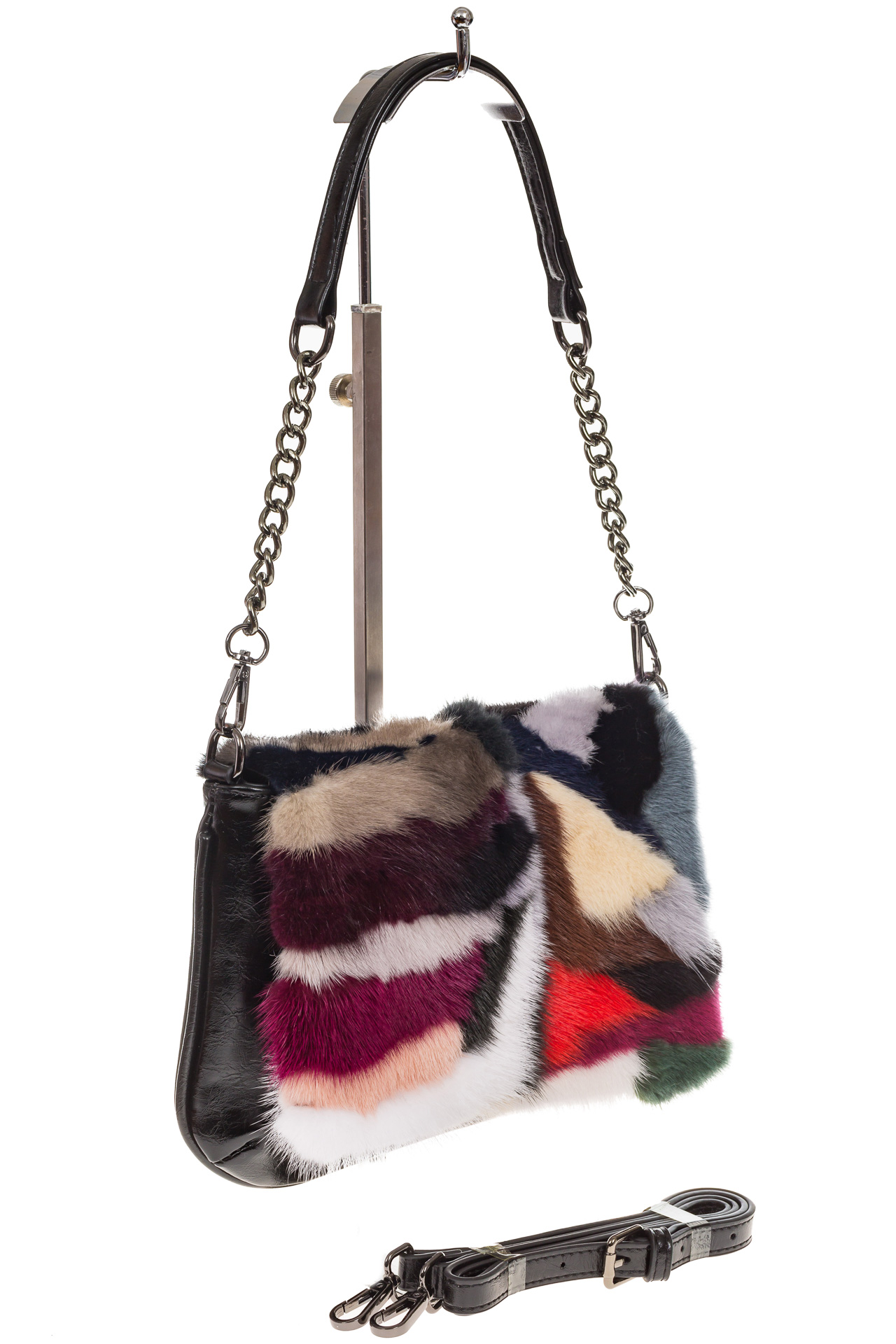 На фото 1 - Женская сумка flap из натурального меха, малиновый мультицвет