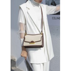 На фото 1 - Женская кожаная сумка кросс-боди, цвет бежевый