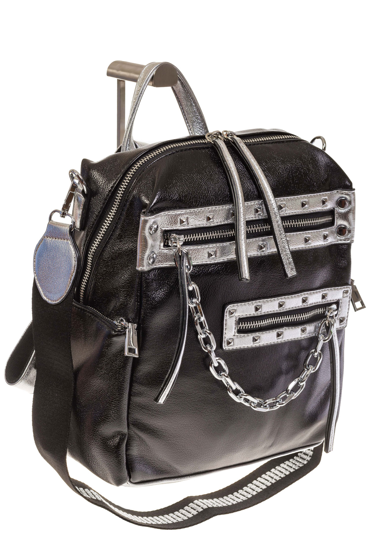 На фото 1 - Рюкзак в стиле рок-н-рол из искусственной кожи, цвет черный с серебром