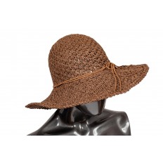 На фото 2 - Летняя ажурная шляпка шоколадного цвета со шнурком-бантом