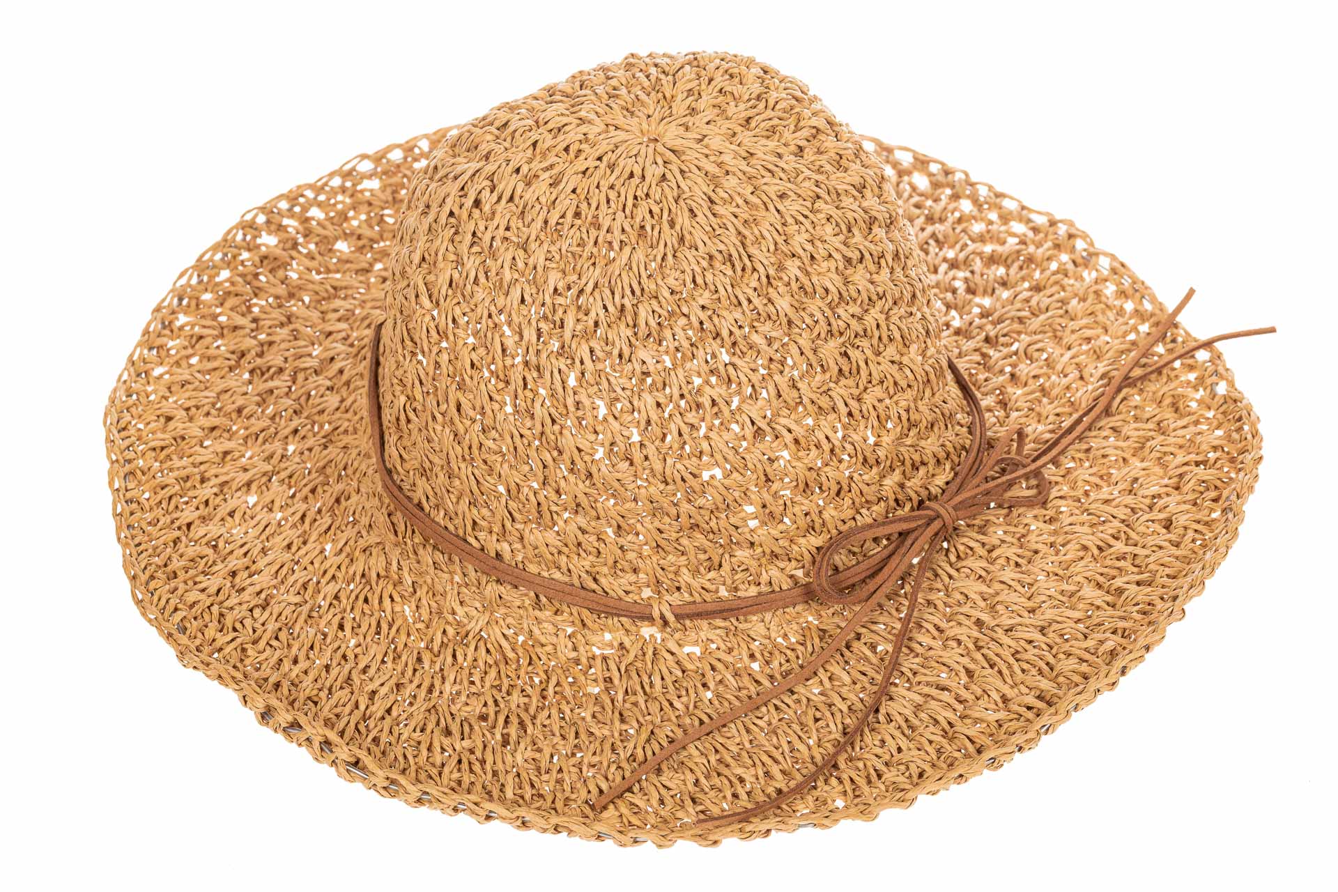 На фото 3 - Летняя коричневая шляпка с ажурным плетением и бантом
