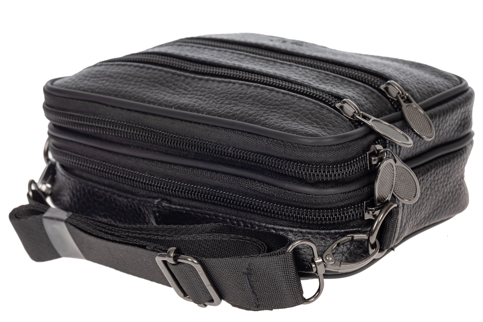 На фото 4 - Поясная мужская сумка из фактурной натуральной кожи, цвет чёрный
