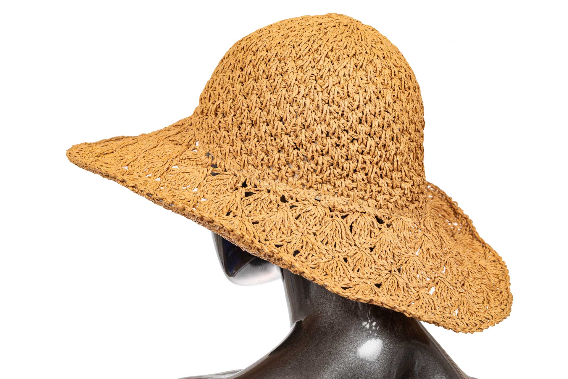 На фото 1 - Летняя шляпка с ажурным плетением коричневого цвета