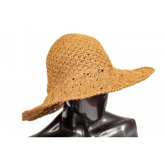 На фото 2 - Летняя шляпка с ажурным плетением коричневого цвета