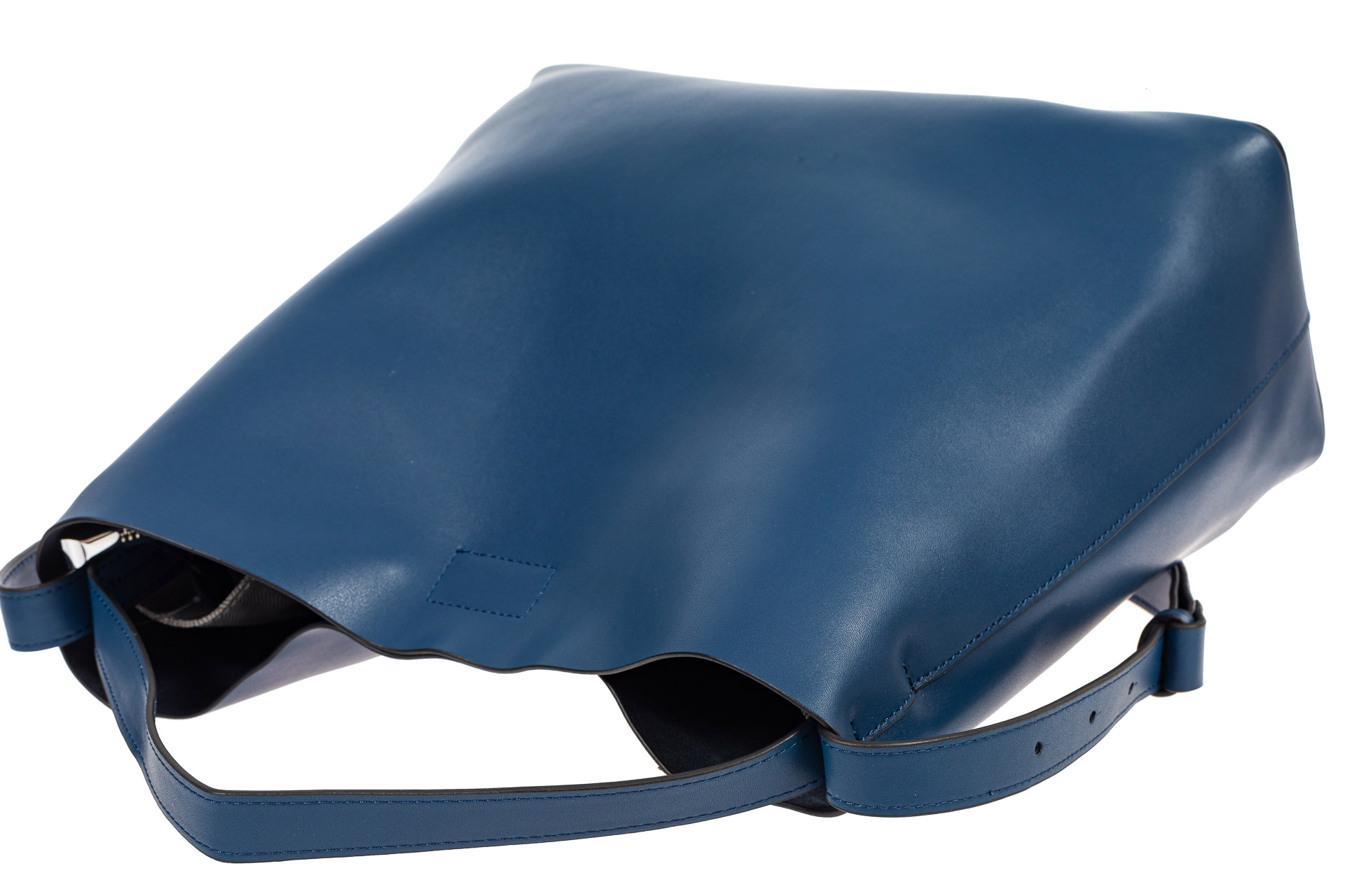 На фото 4 - Женская сумка-мешок, цвет синий