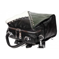 На фото 4 - Квадратная сумка-рюкзак из эко-кожи, цвет зеленый