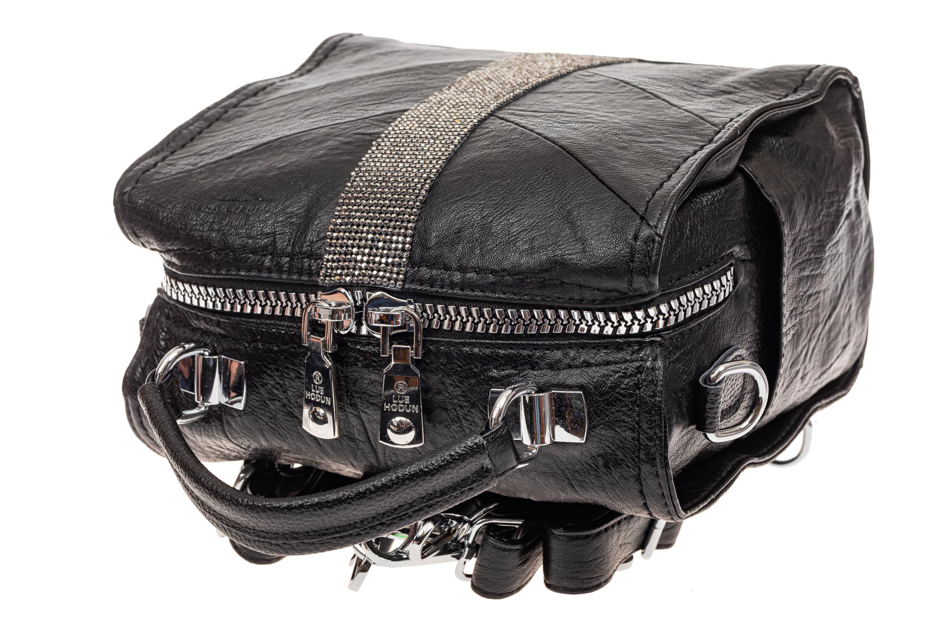 На фото 4 - Сумка-рюкзак из искусственной кожи со стразами, цвет черный