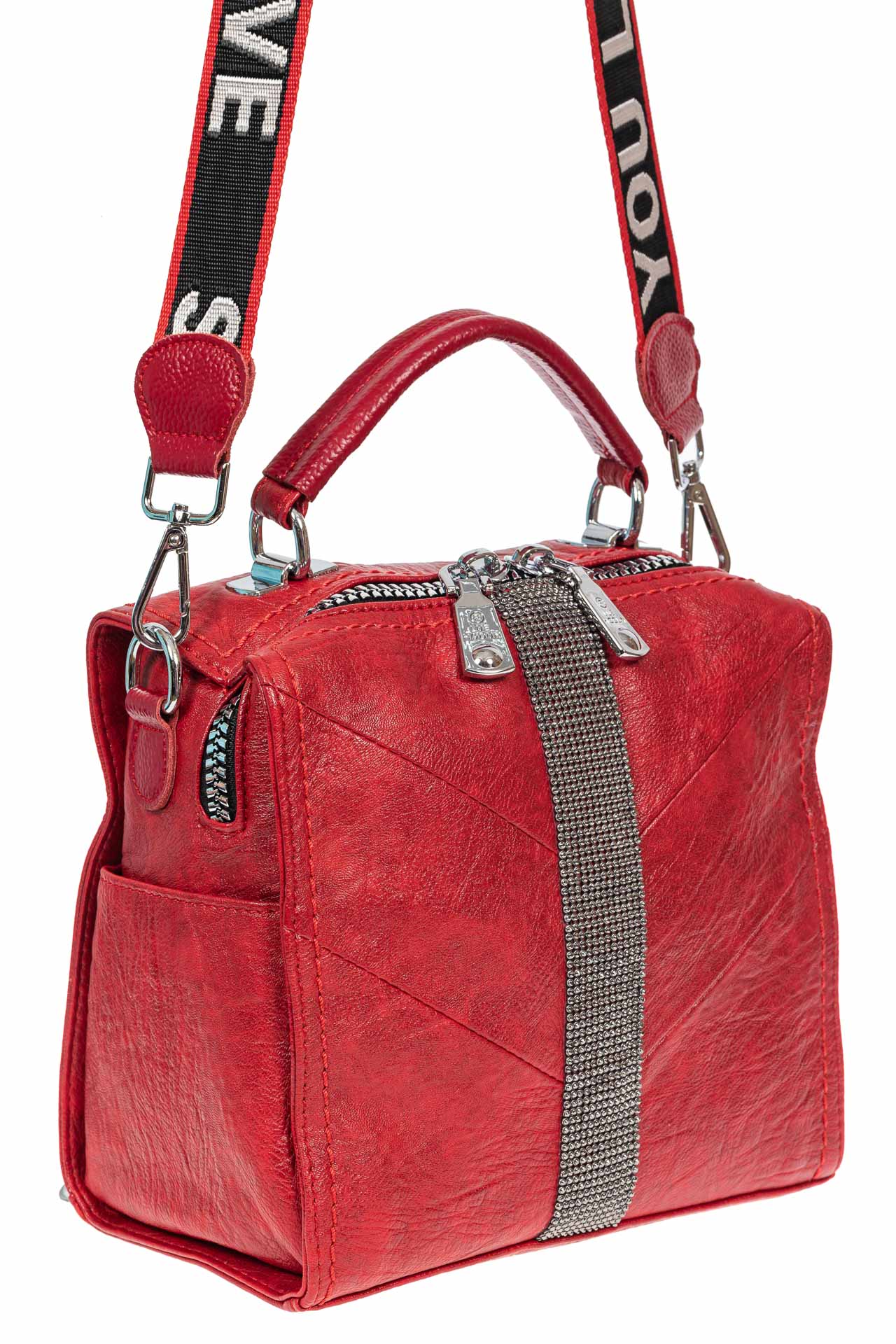 На фото 1 - Сумка-рюкзак из искусственной кожи со стразами, цвет красный