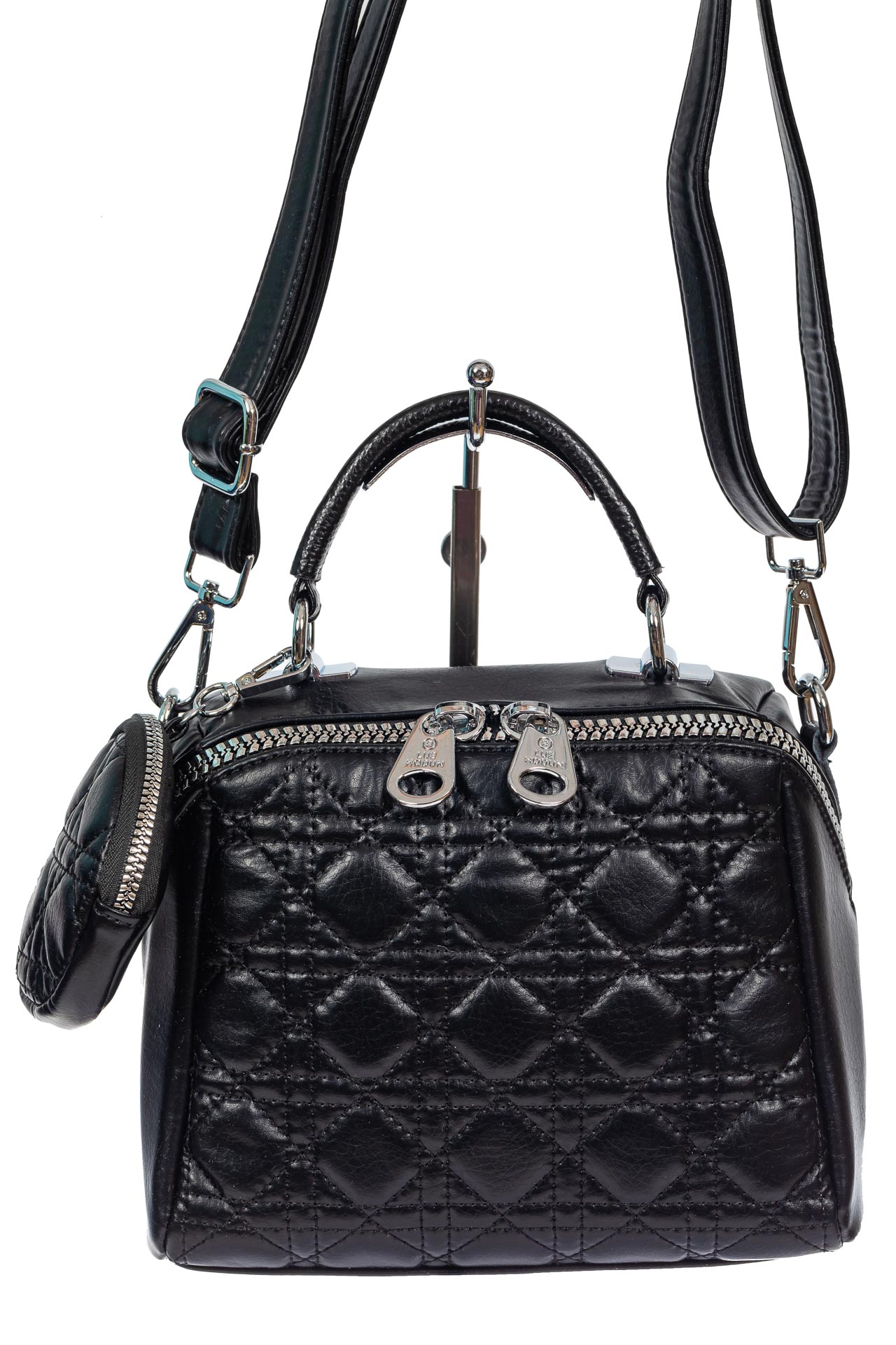 На фото 2 - Стёганая женская сумка из экокожи с круглой косметичкой, цвет чёрный