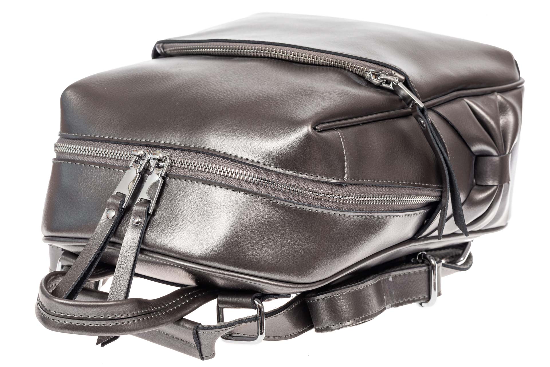 На фото 4 - Женский рюкзак трансформер из натуральной кожи, цвет серебро