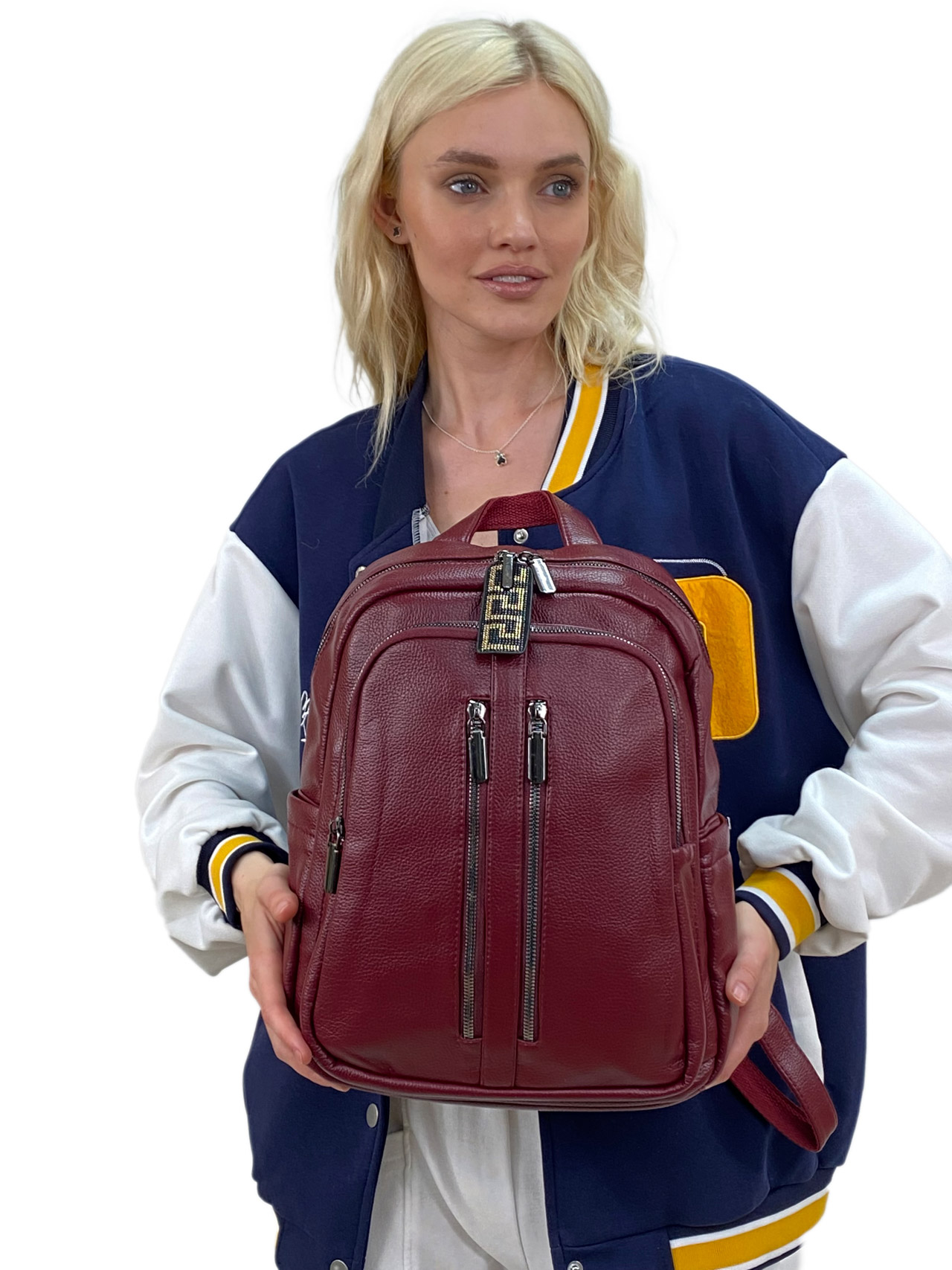 На фото 1 - Женский рюкзак из искусственной кожи, цвет бордовый