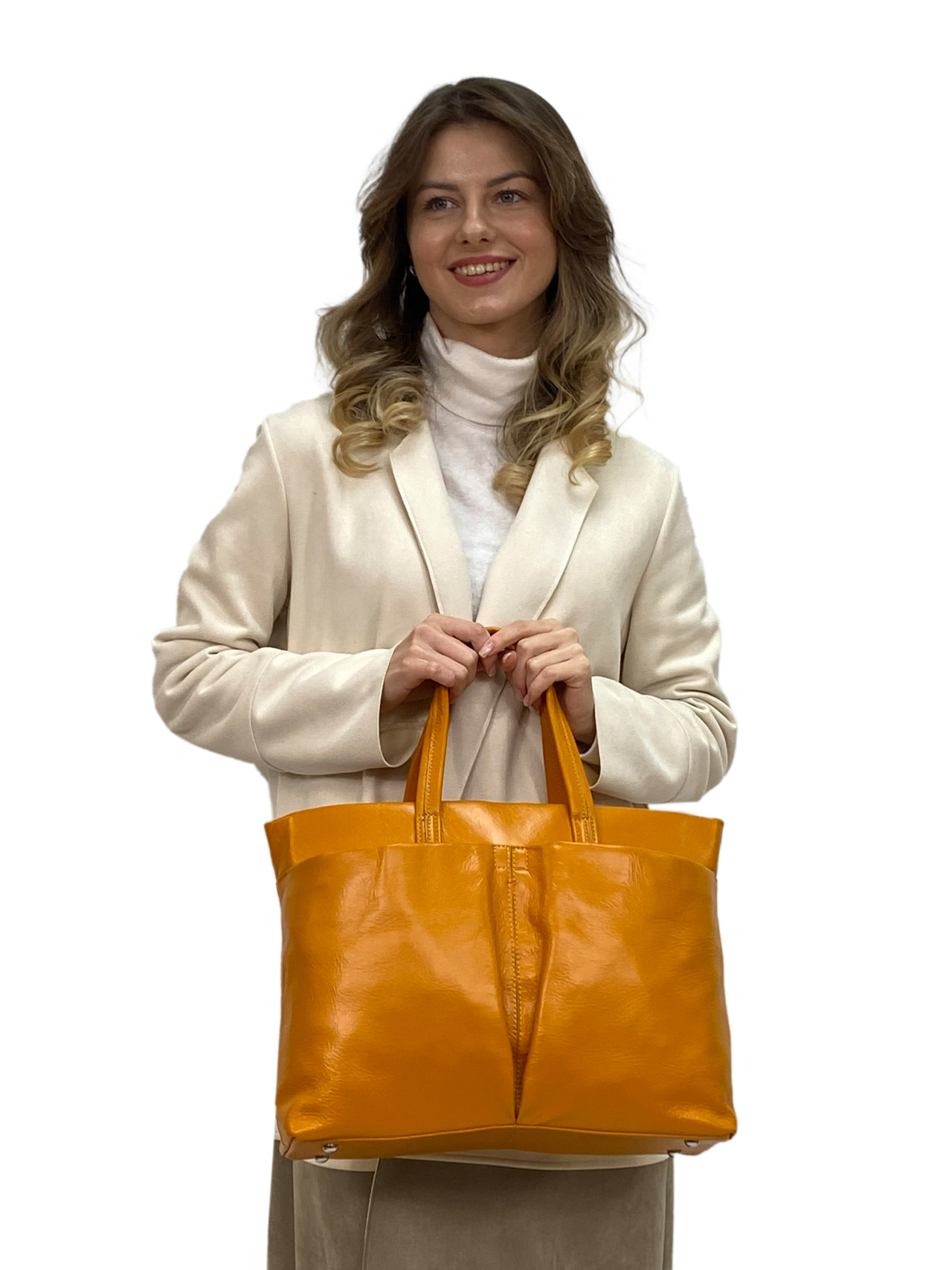 На фото 1 - Женская сумка из натуральной кожи, цвет желтый