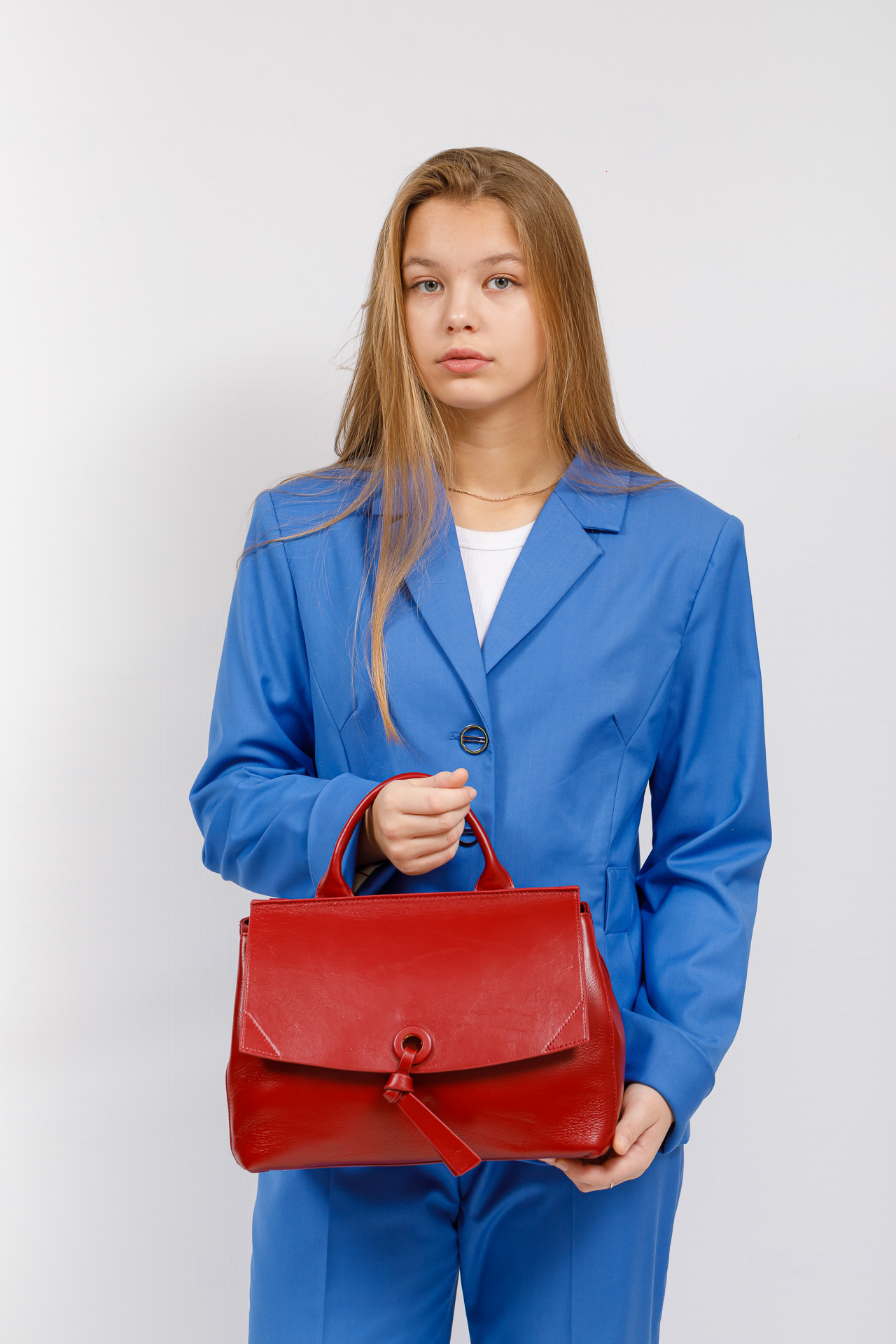 На фото 5 - Сумка женская мини-портфель из натуральной кожи, цвет красный
