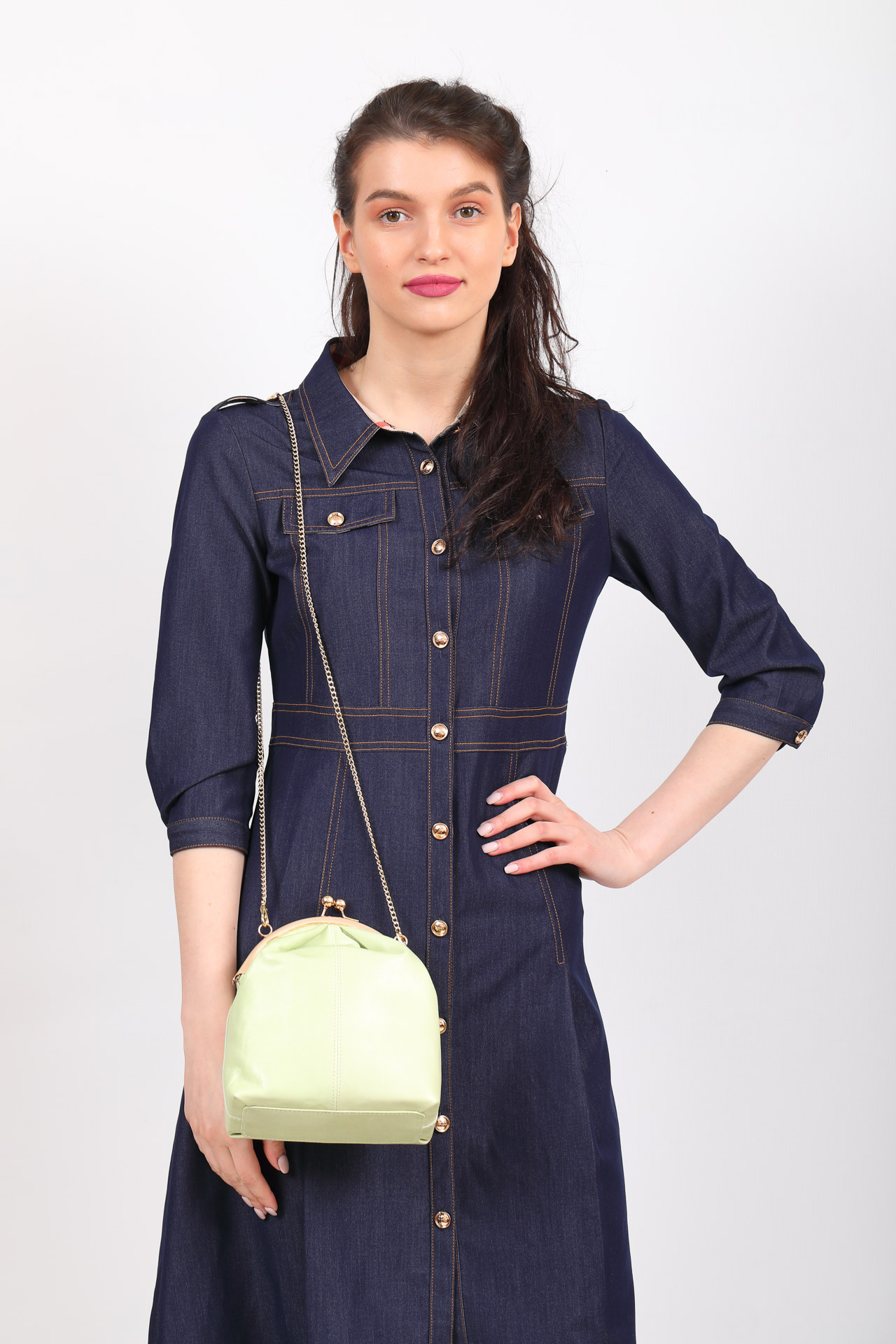 На фото 4 - Женская вечерняя сумочка с фермуаром, цвет салатовый