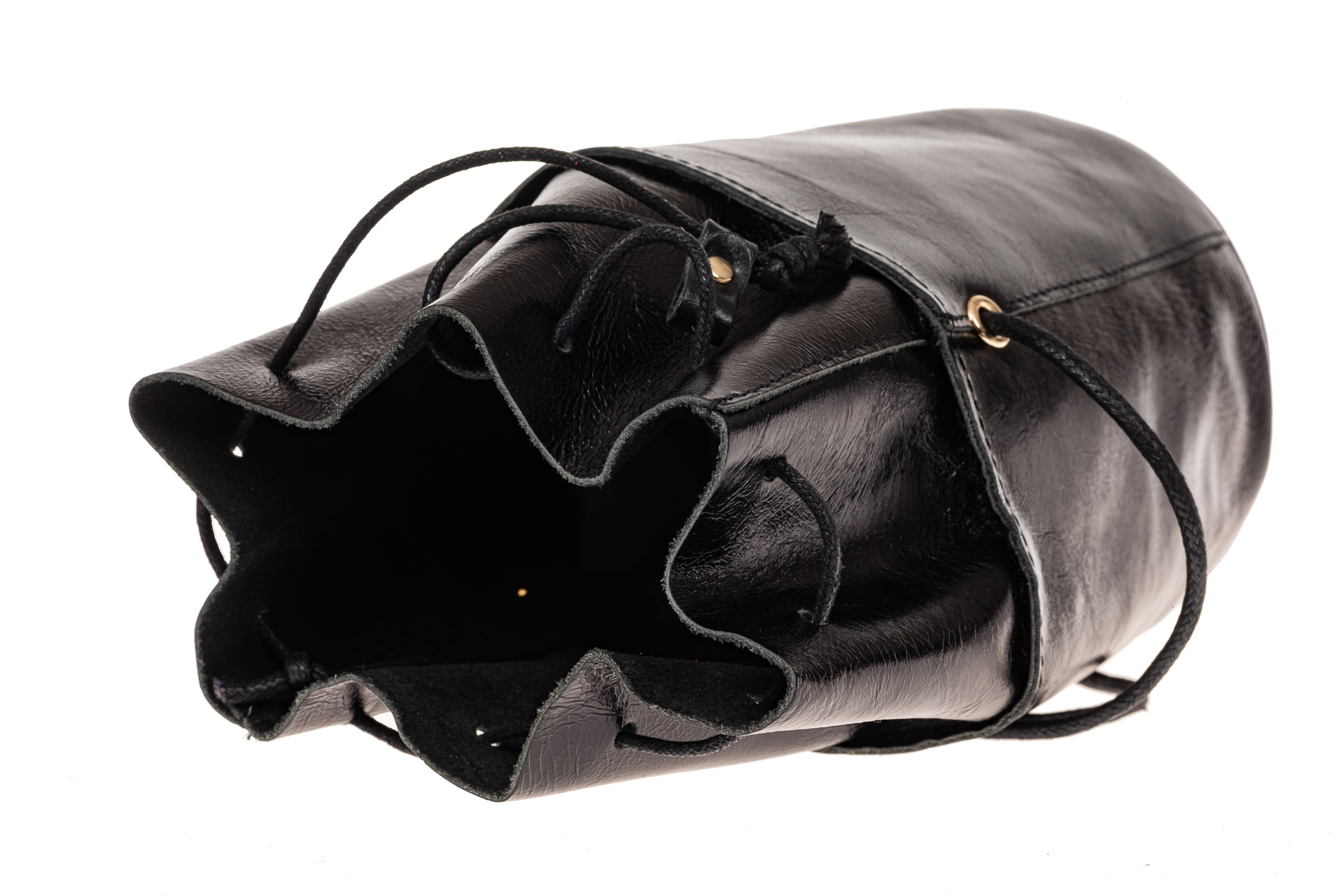 На фото 3 - Эффектная мини-торба из натуральной кожи, цвет черный