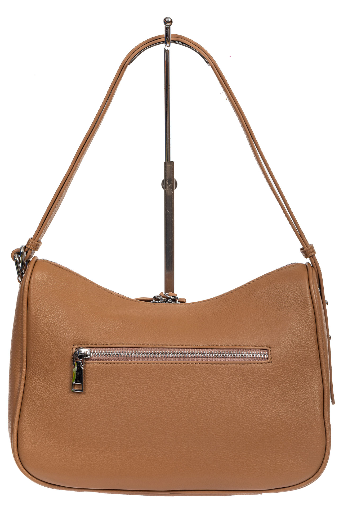 На фото 3 - Женская сумка-седло из фактурной натуральной кожи с подвесками, цвет бежевый