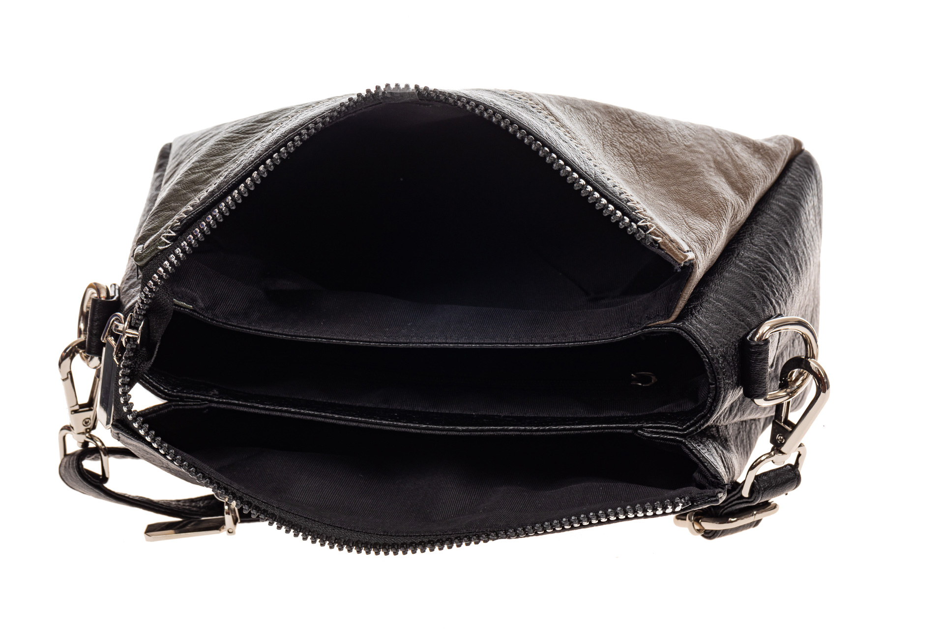 На фото 4 - Базовая женская сумка из искусственной кожи, цвет черный