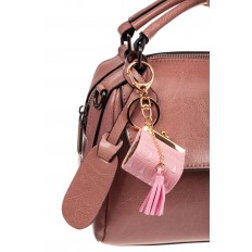 На фото 2 - Брелок сумка с фермуаром на карабине, цвет розовый