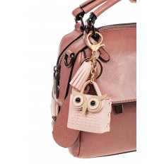 На фото 2 - Брелок в виде сумки-совы из искусственной кожи, цвет розовый