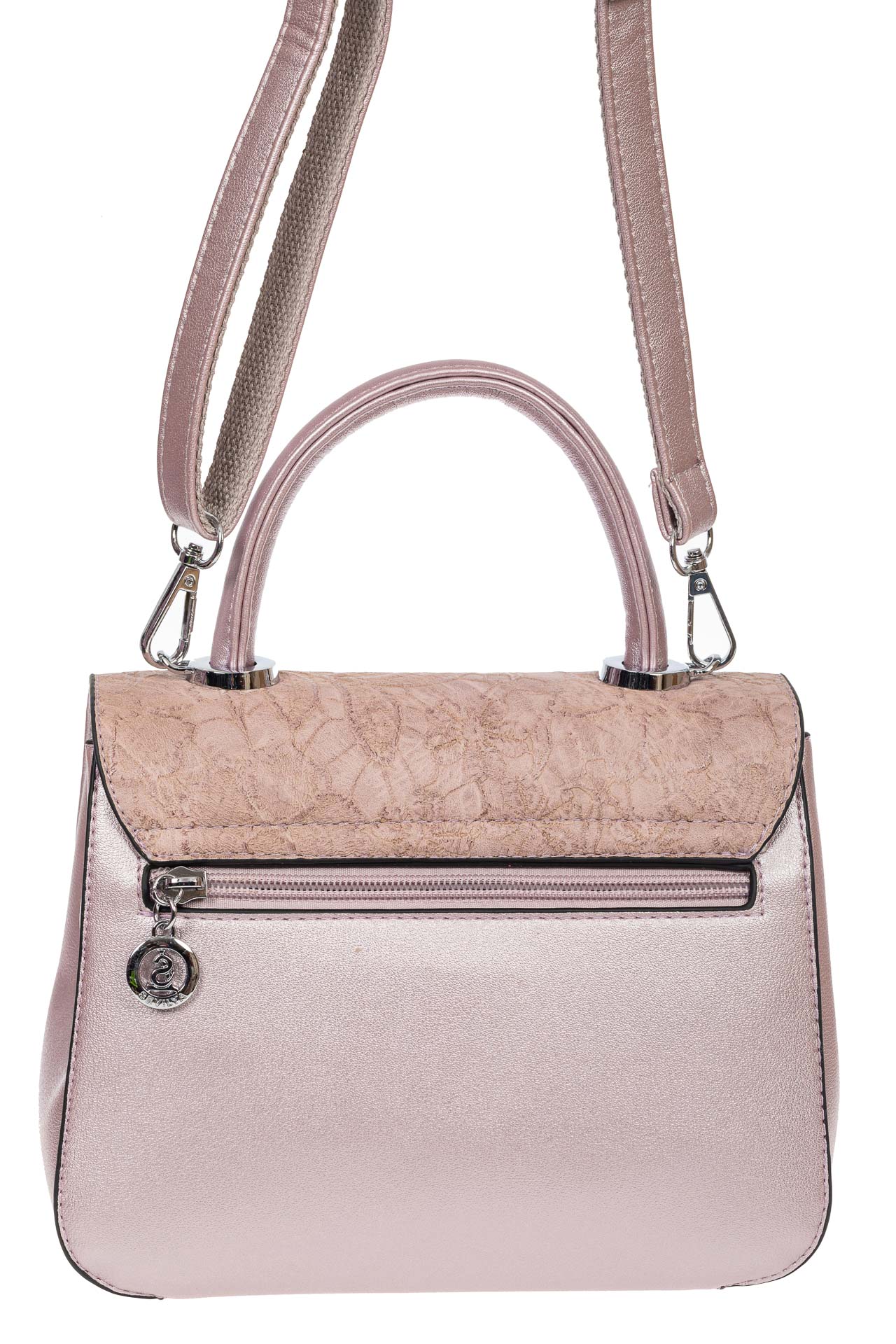 На фото 3 - Небольшая женская сумка из экокожи с ажурным цветочным принтом, розовая
