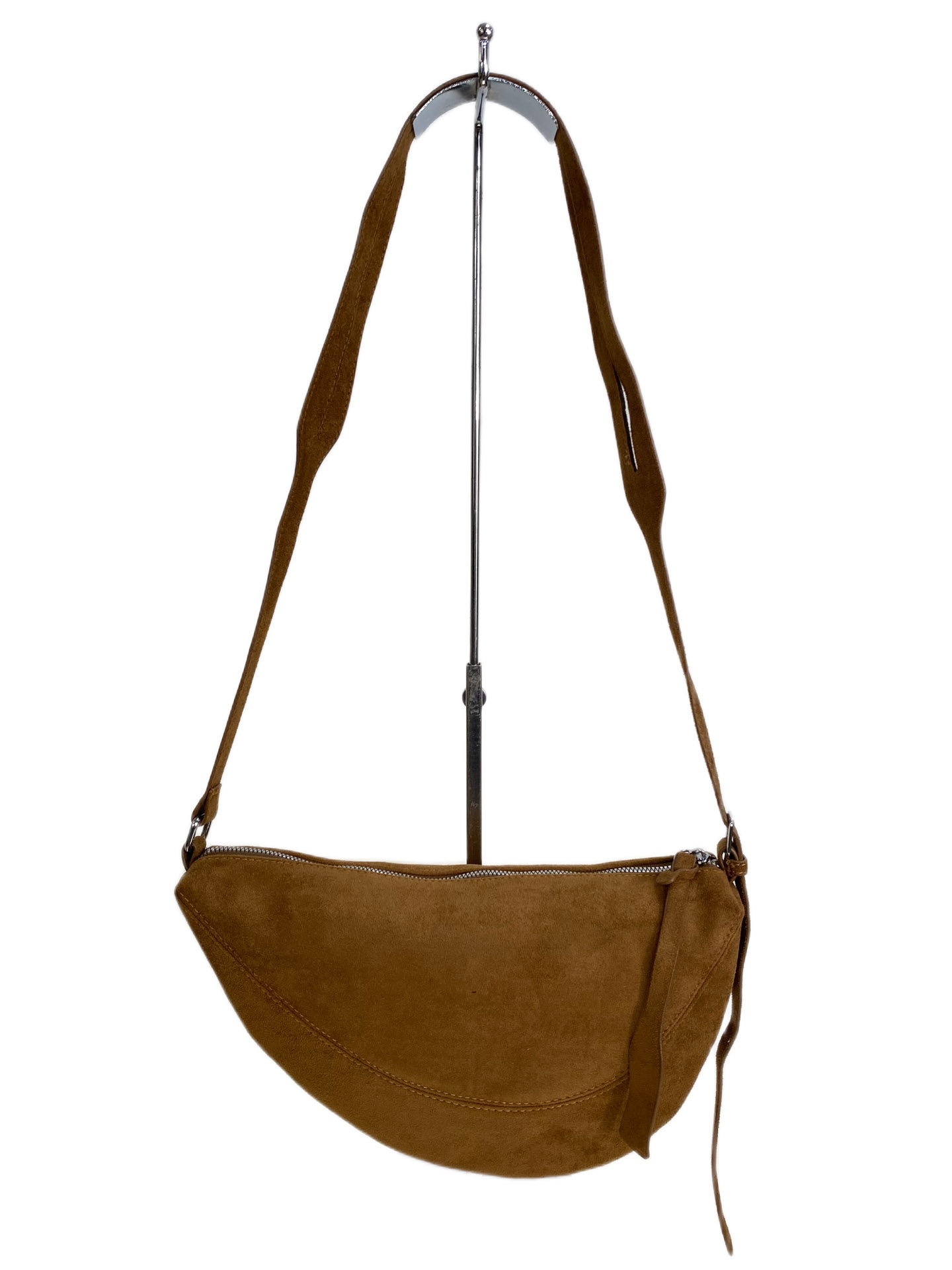 На фото 1 - Женская сумка-седло из искусственной замши, цвет рыже-коричневый