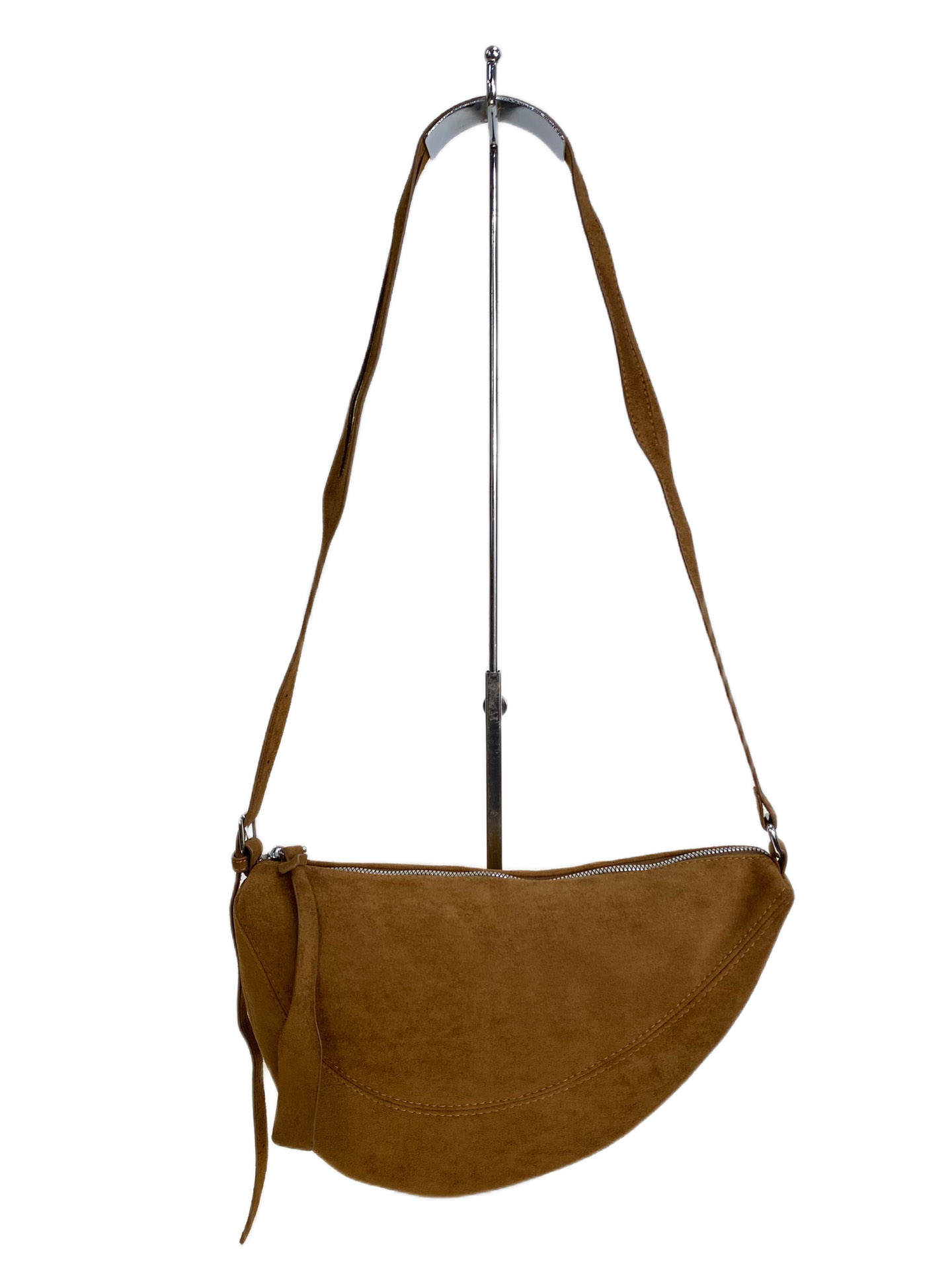 На фото 2 - Женская сумка-седло из искусственной замши, цвет рыже-коричневый