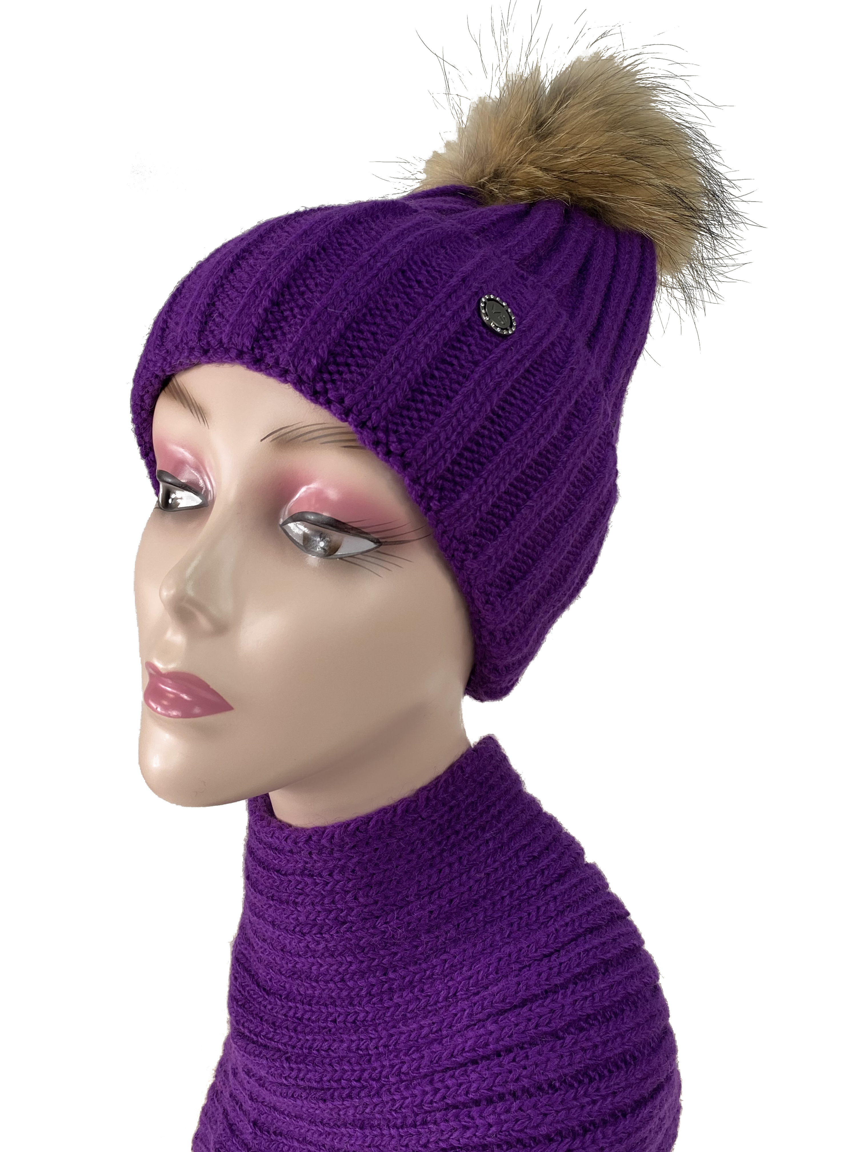 На фото 1 - Комплект шапка женская и снуд, цвет фиолетовый