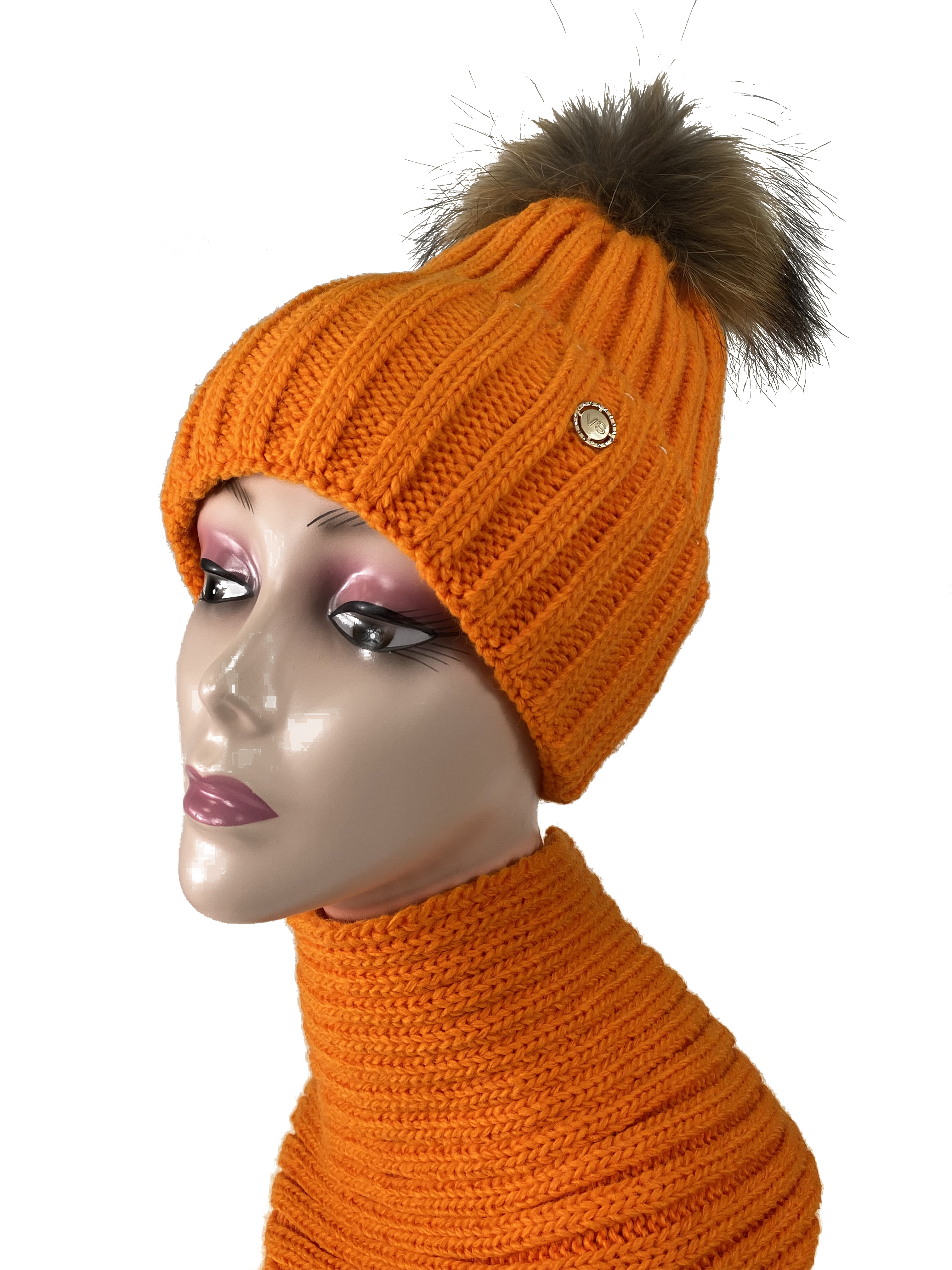На фото 1 - Комплект шапка женская и снуд, цвет оранжевый