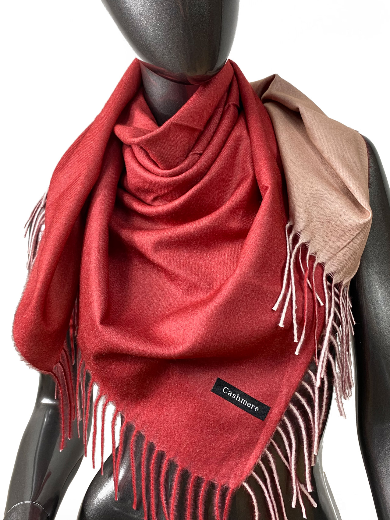 На фото 1 - Мягкий палантин из кашемира, цвет мультицвет