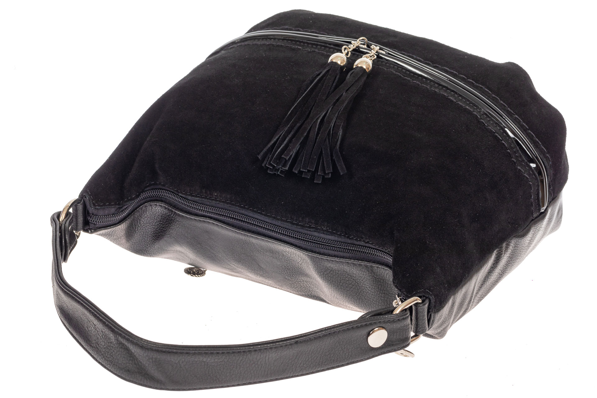 На фото 4 - Женская комбинированная сумка хобо с подвесками-кисточками, цвет чёрный