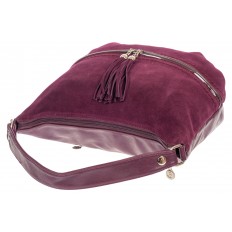 На фото 4 - Женская комбинированная сумка хобо с подвесками-кисточками, цвет баклажан