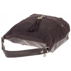 На фото 4 - Женская комбинированная сумка хобо с подвесками-кисточками, цвет кофе