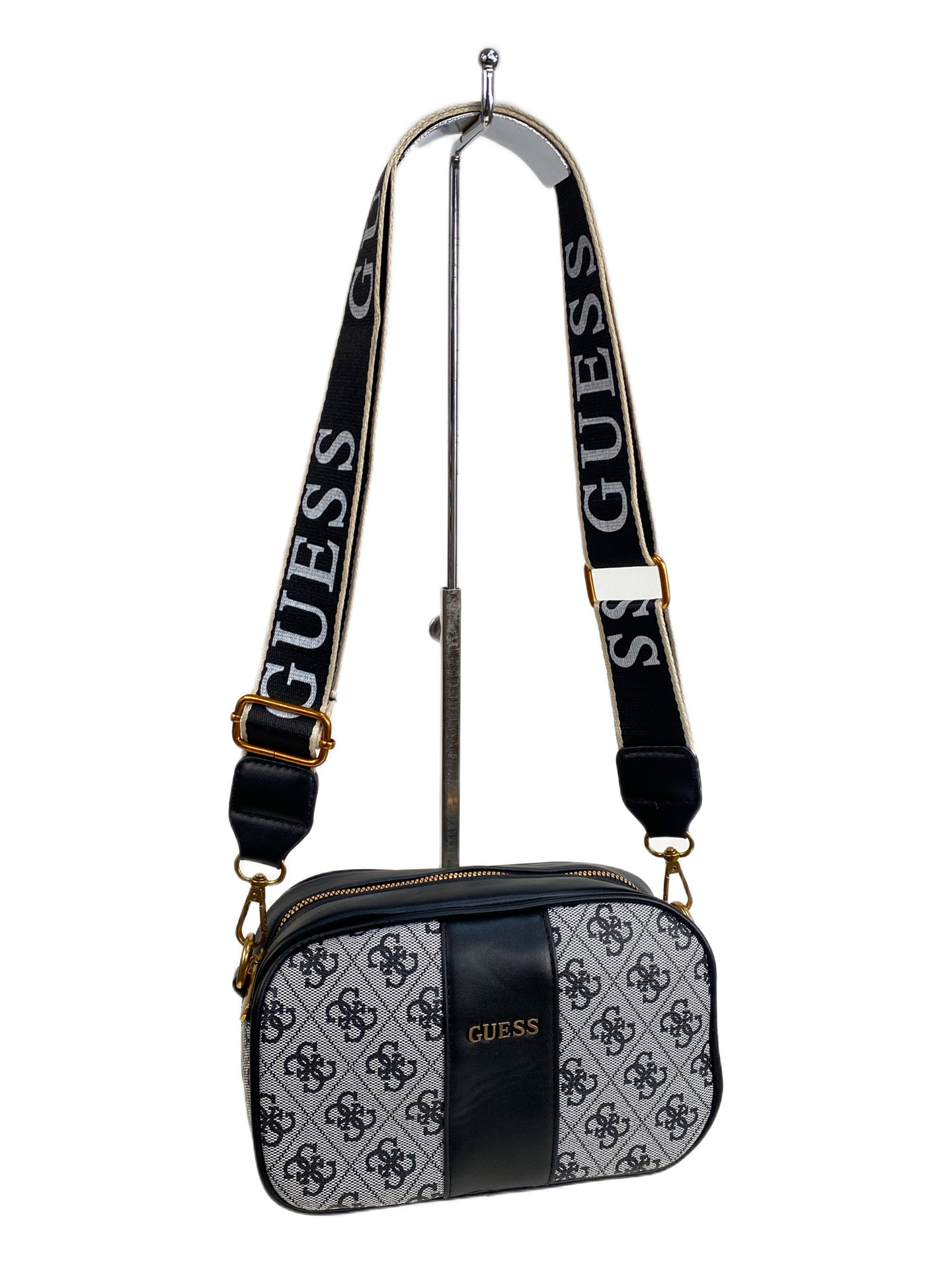 На фото 1 - Женская сумка из искусственной кожи, цвет  черный