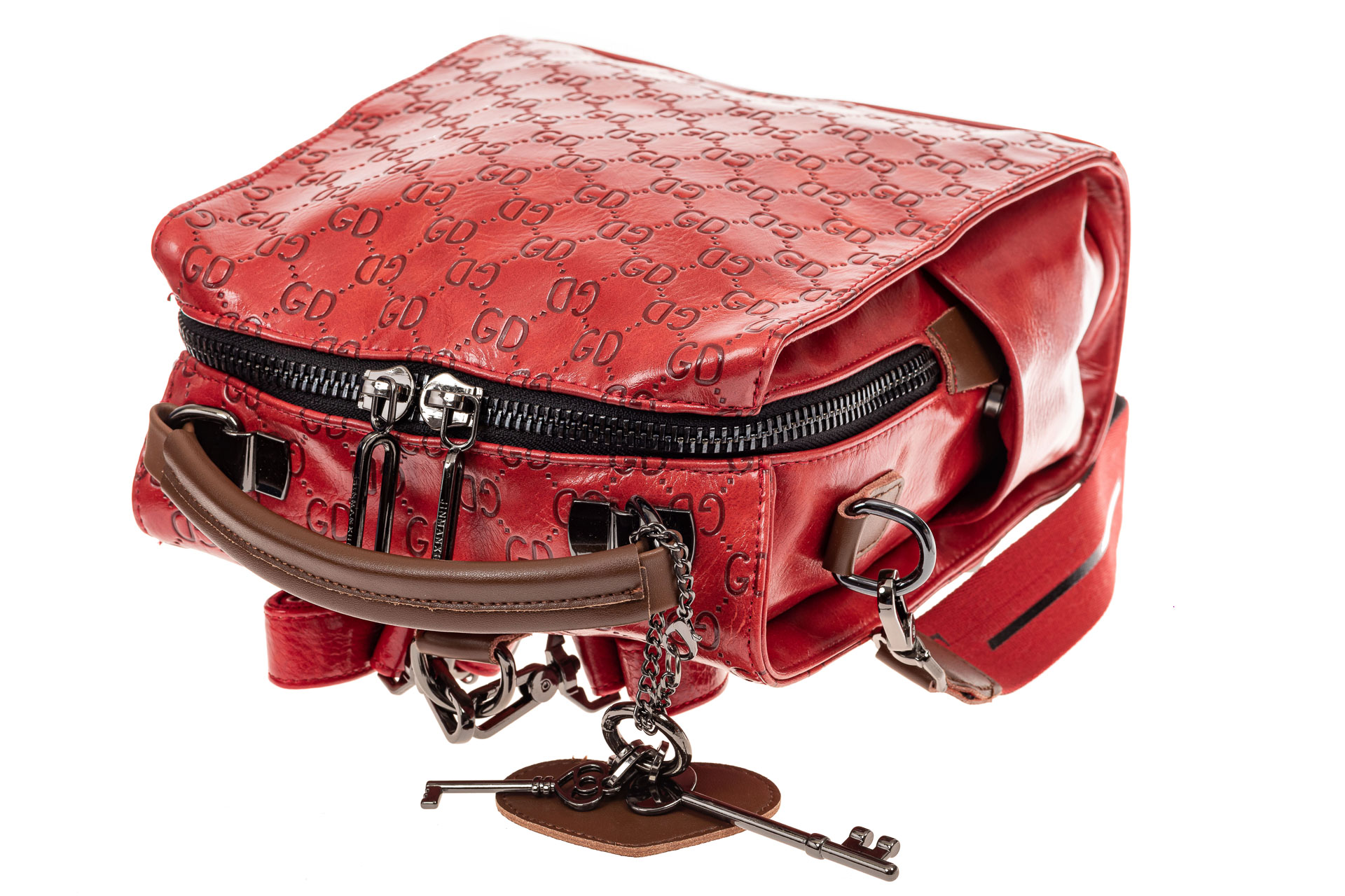 На фото 4 - Сумка женская рюкзак из искусственной кожи с тиснением, цвет красный