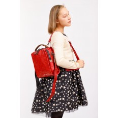На фото 5 - Сумка женская рюкзак из искусственной кожи с тиснением, цвет красный