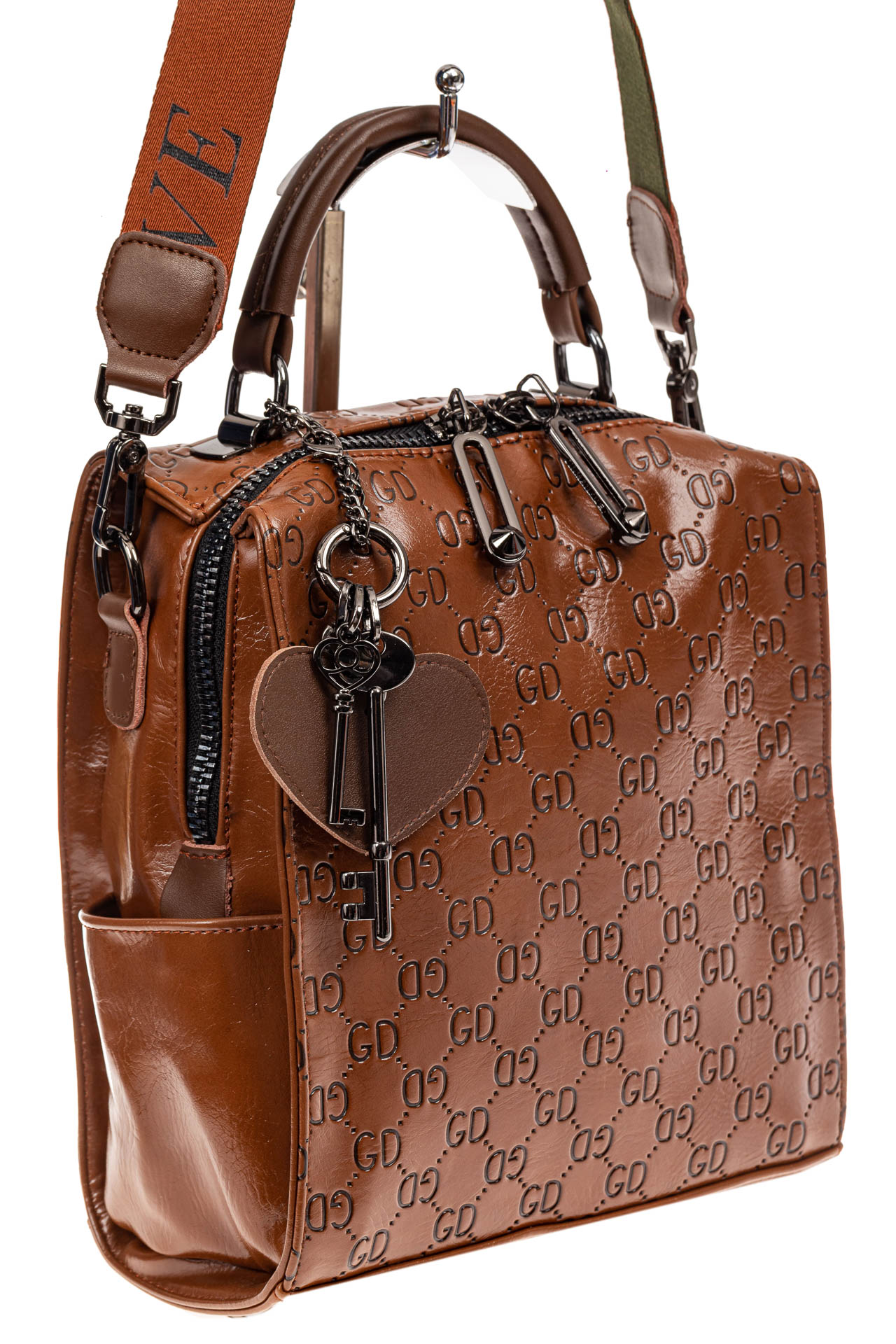 На фото 1 - Сумка женская рюкзак из искусственной кожи с тиснением, цвет коричневый