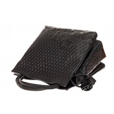 На фото 3 - Женская сумка из натуральной кожи с тиснением, цвет черный