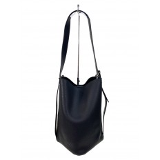 На фото 2 - Женская сумка ведро из натуральной кожи, цвет черный