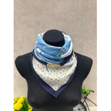 На фото 1 - Платок из хлопка мультицвет