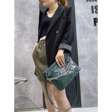 На фото 1 - Женская сумка кросс-боди из натуральной кожи, цвет  зеленый