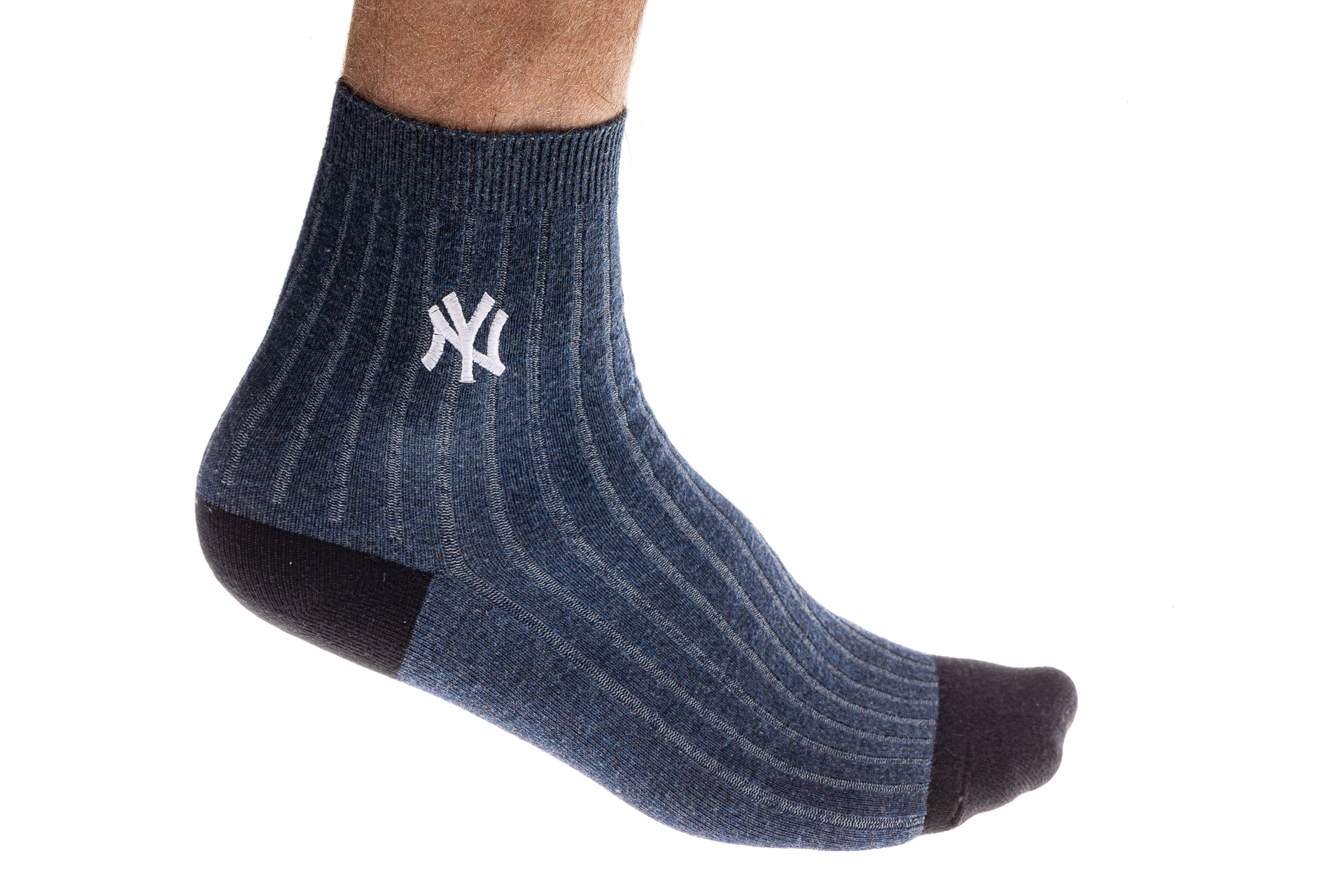 На фото 1 - Спортивные носки мужские, размер 25-28, голубые